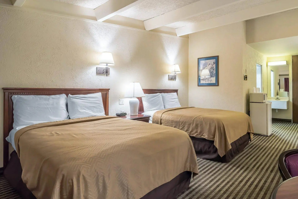 Econo Lodge Inn & Suites Binghamton