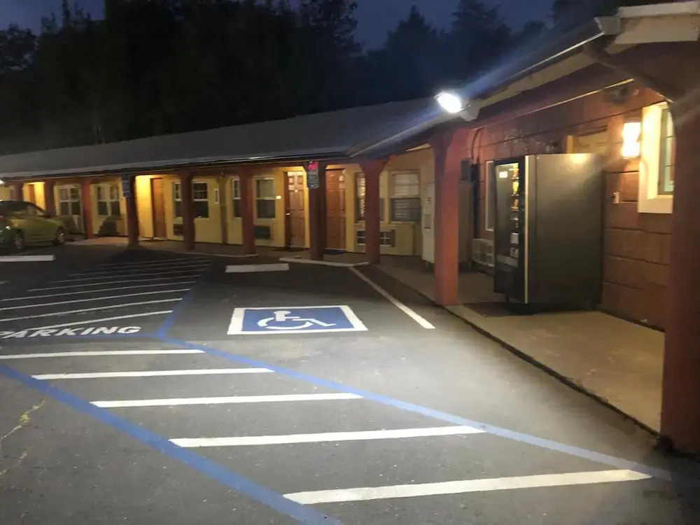 Western Village Inn-NEWLY RENOVATED