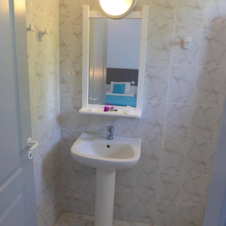 Blue Nest Hotel