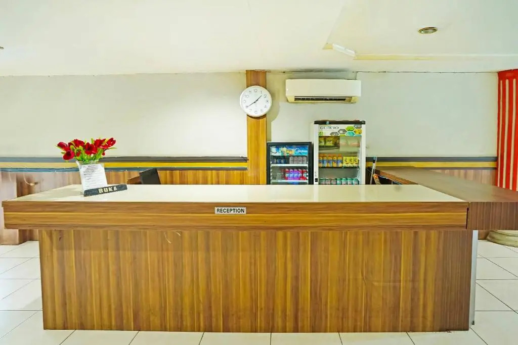 OYO 90390 Hotel Rd Premium