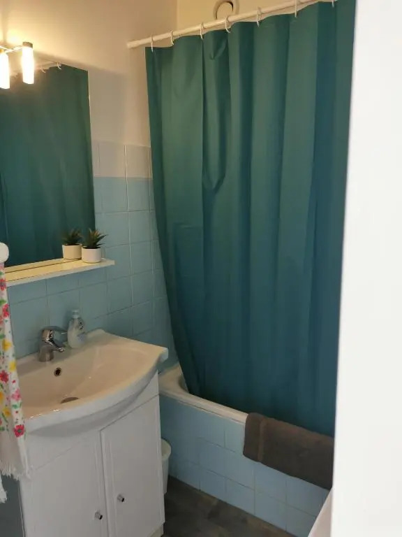 Grand Studio de 33m² a 300m Des Plages (Adults Only)