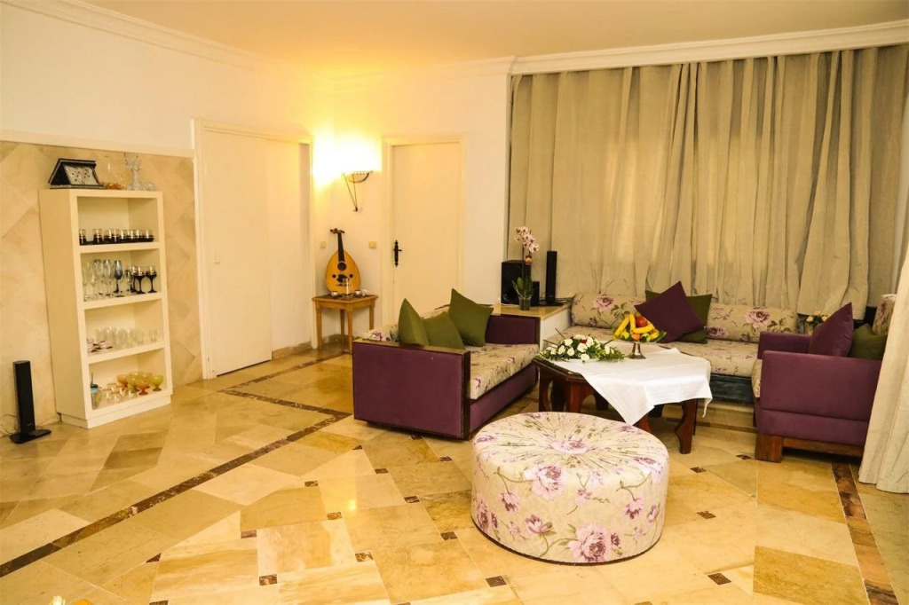 Suites Hôtel Les Charmilles & Spa