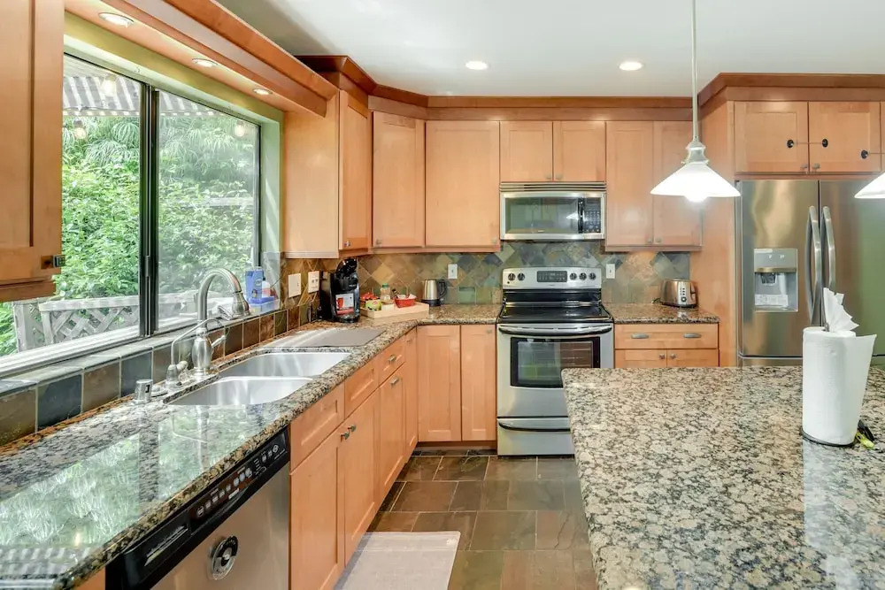 Sunny San Jose Townhome - Family Friendly!