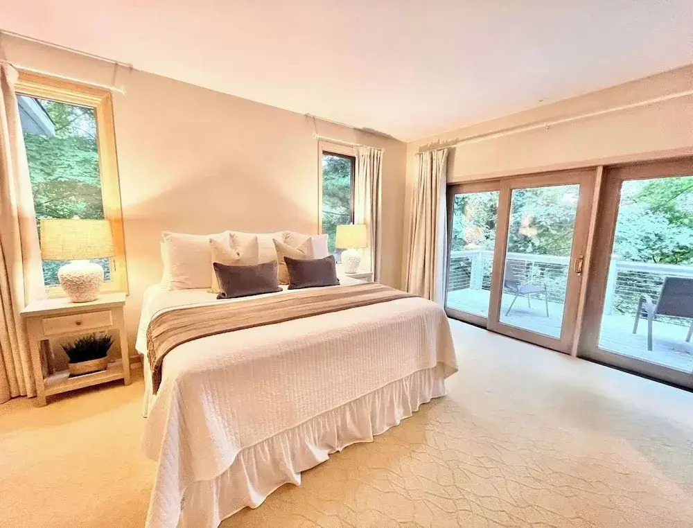 Spacious 4 BDR Home in Desirable Abbey Springs!
