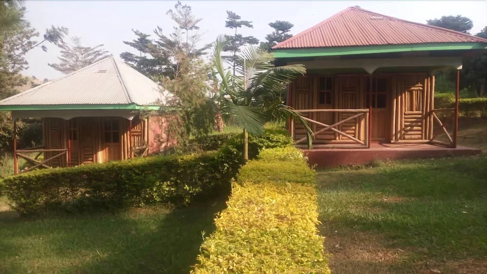 Green Home Cottages And Campsite