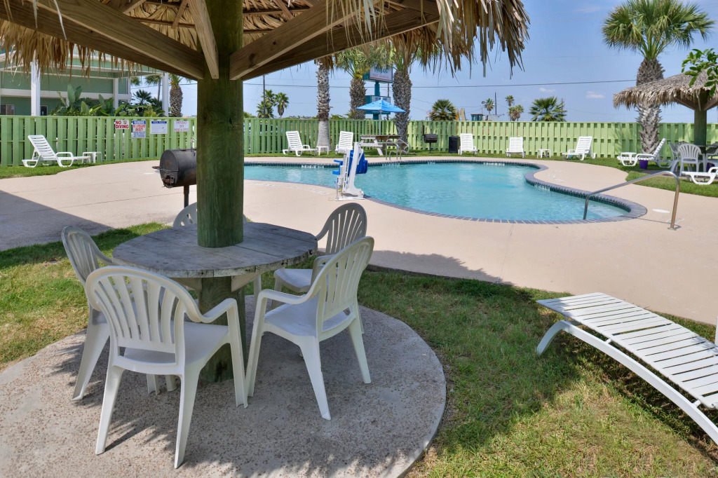 The Island Hotel Near Beach Port Aransas