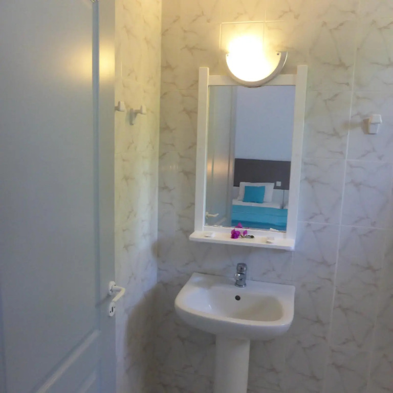Blue Nest Hotel