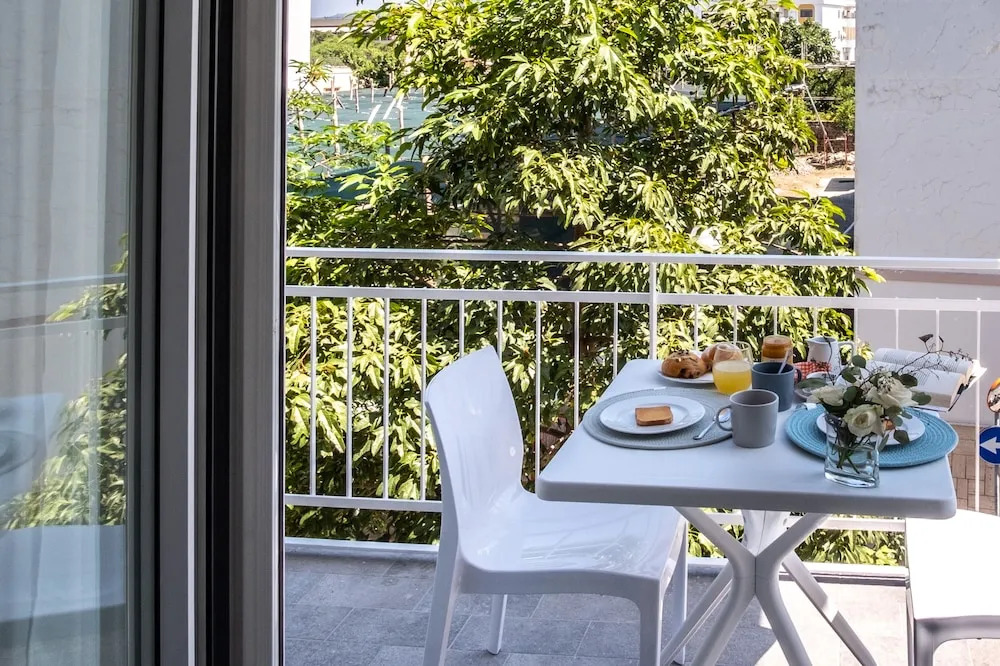 Style Apartment in Sorrento Centre