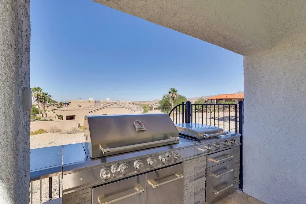 4 Mi to Dtwn: Luxe Gem w/ Pool in Lake Havasu City