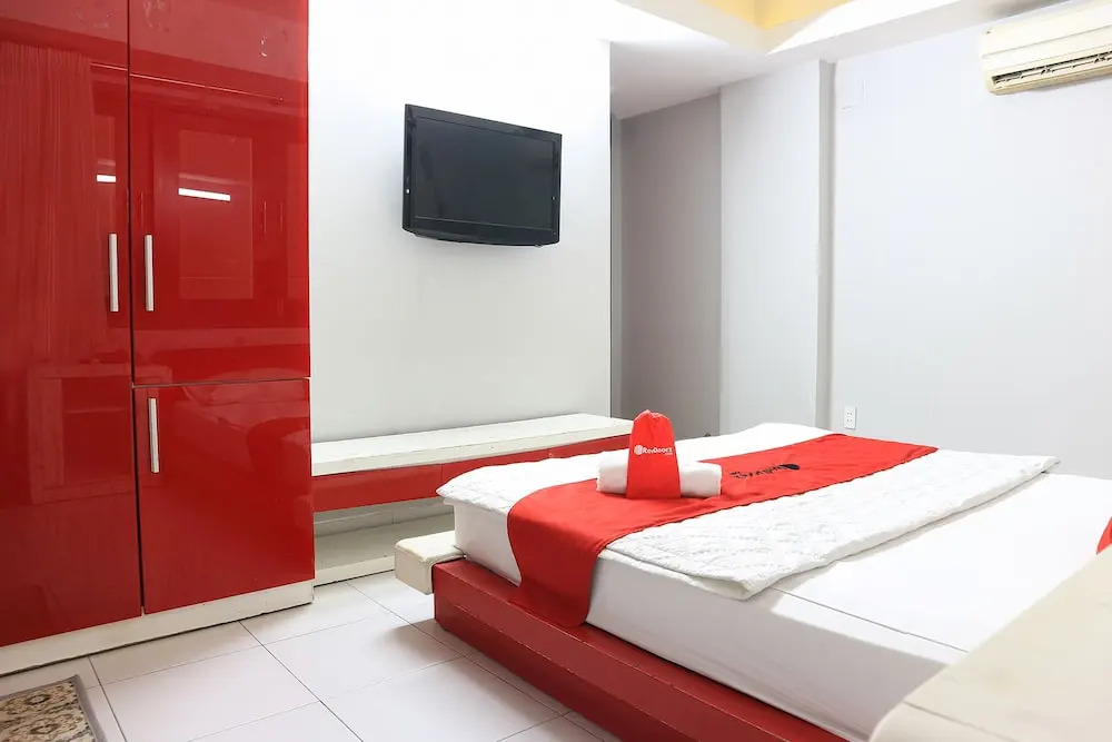 RedDoorz near Gia Dinh Church