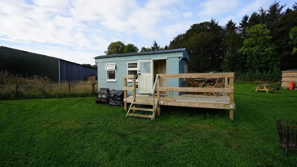 Showman's Hut @ Westcote