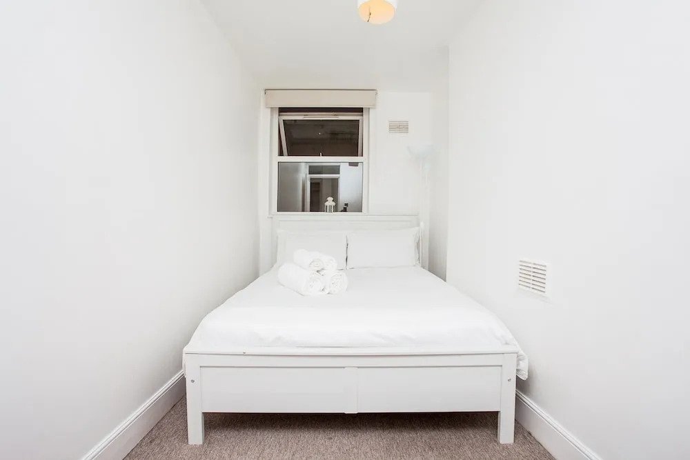 Bright &Spacious Family Home near London Bridge