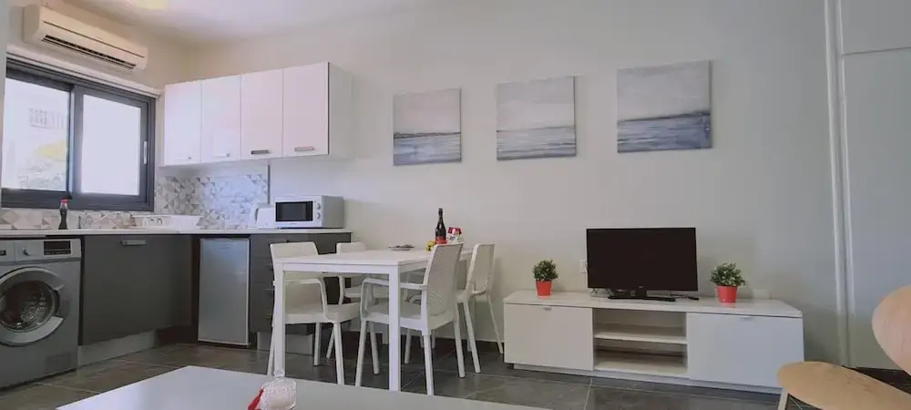14 AN - 114 Nissi Twins Apartment