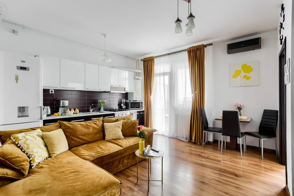 Ari Yellow Apartment