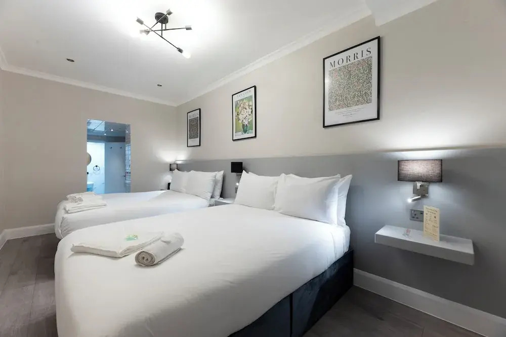 MARINA HOTEL London