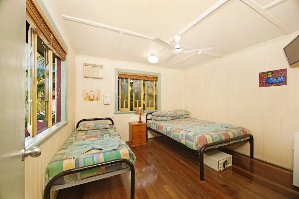 Tropic Days Backpackers