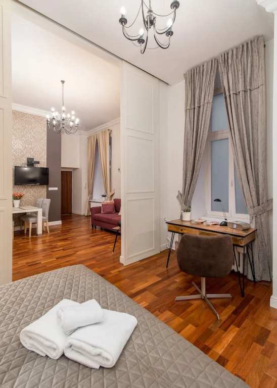 Metro Nowy Swiat Apartment