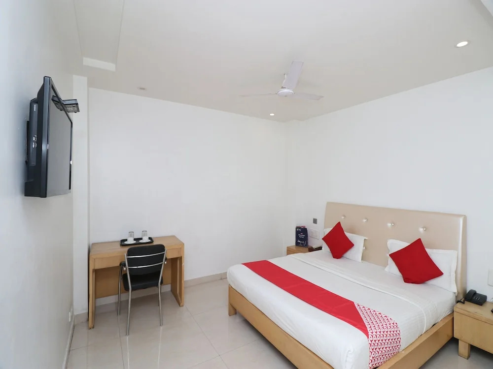 OYO 5843 Hotel Yash Inn