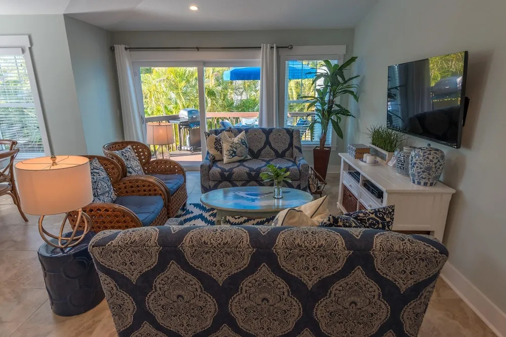 Azure Beach House Apartment 3