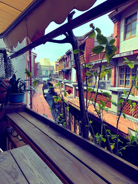 Peter's Cafe & Hostel