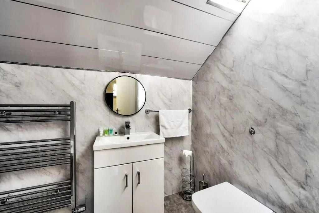 Stunning 5 bedroom apt, close to city centre, SEC, Hydro and motorway