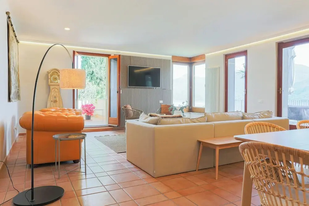 Golden View