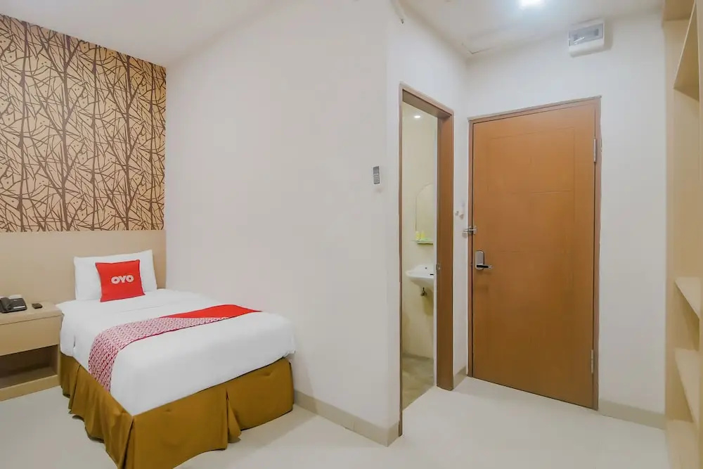 OYO 90312 Bahu Bay Hotel