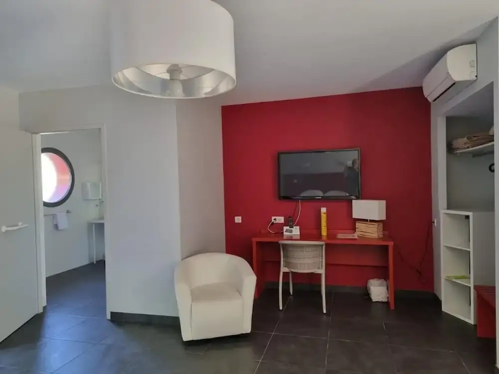 Logis Hotels - Hôtel et Restaurant Le Relais des Garrigues