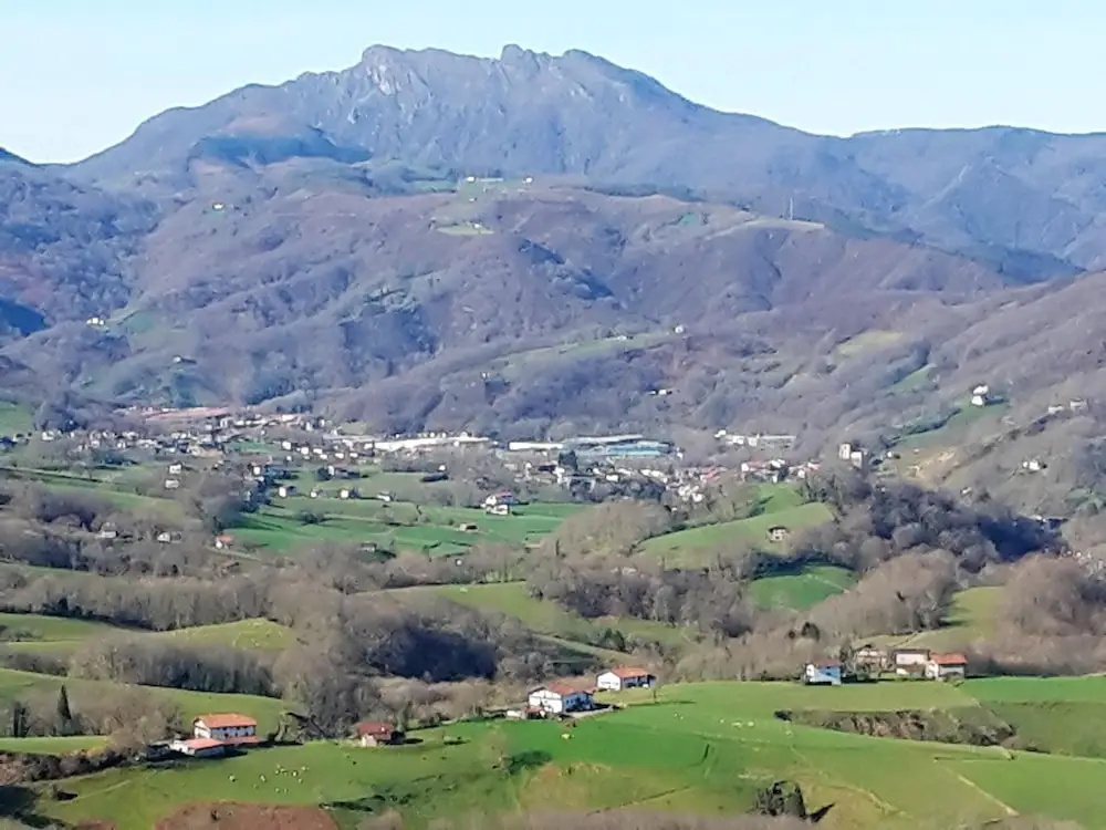 Apartment With 2 Bedrooms in Sare, With Wonderful Mountain View and Furnished Garden - 15 km From the Beach