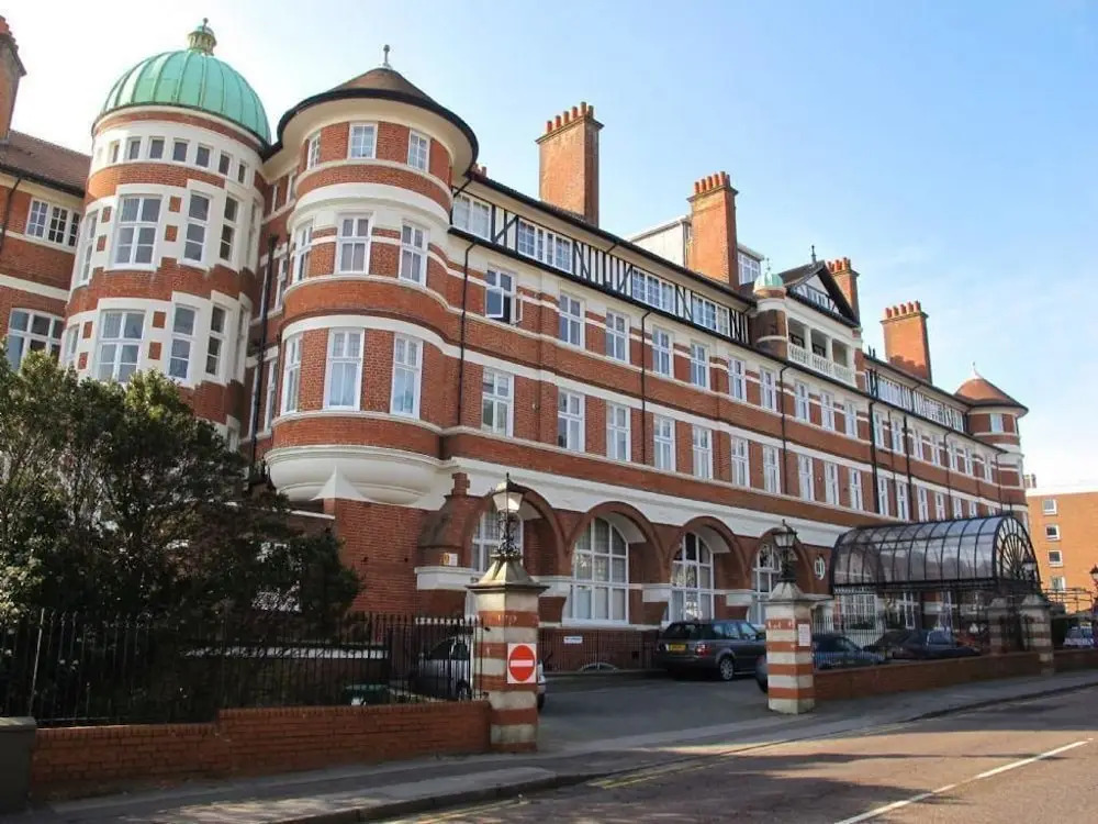 Flat 22 Burlington Mansions