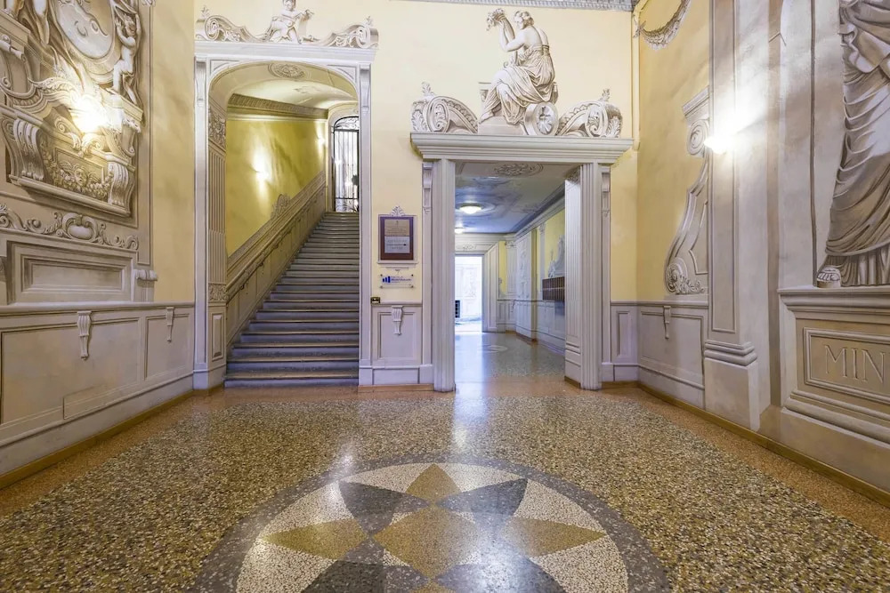 Wonderful, Quiet and Bright Apartment. In the Center Historian