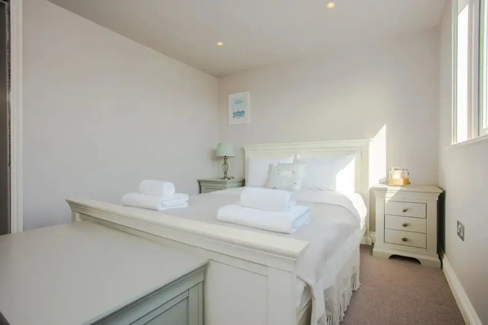 Classic and Elegant 3 Bedroom Apartment With Private Garden
