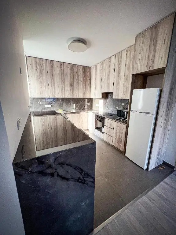 200M From Beach 2 Bedroom