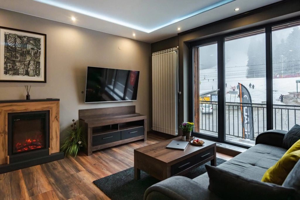 The White Horse Apartment 1