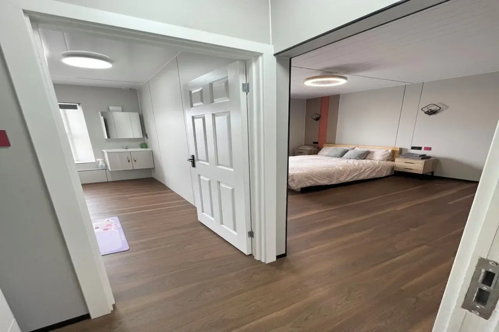 OYO Welsh Holiday Accommodation - Modern Stay