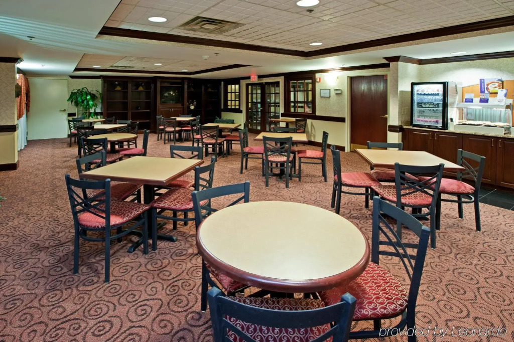 Holiday Inn Express & Suites Milford by IHG