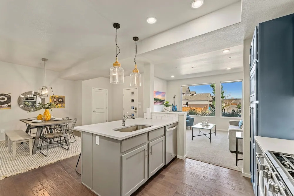 Stylish Music-Inspired Retreat Near Old Town FC