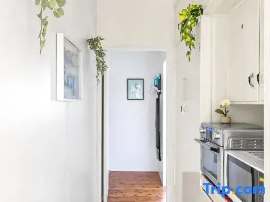 Killara Rooms – Close to Shops & Trains