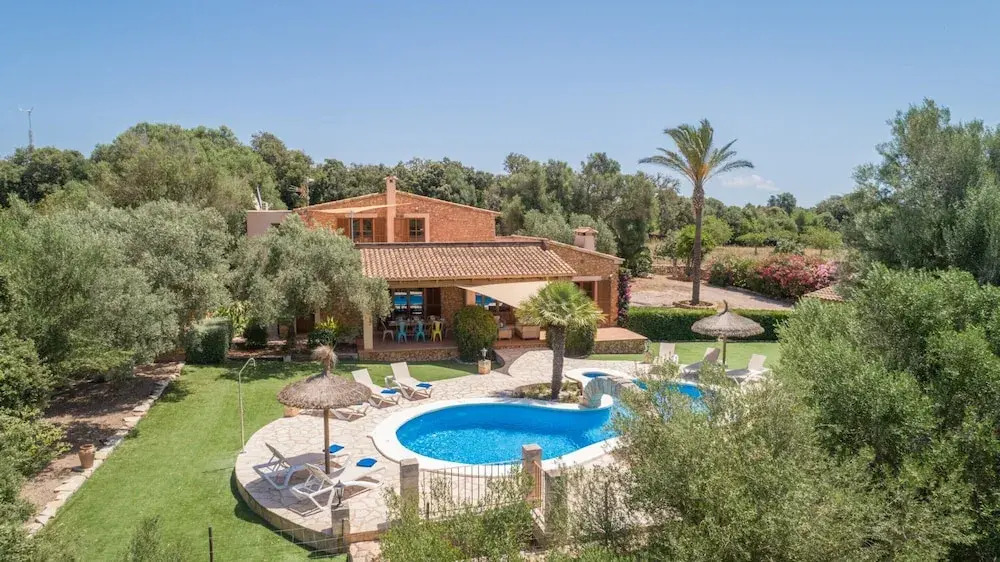 Can Revell villa with Pool & Jacuzzi