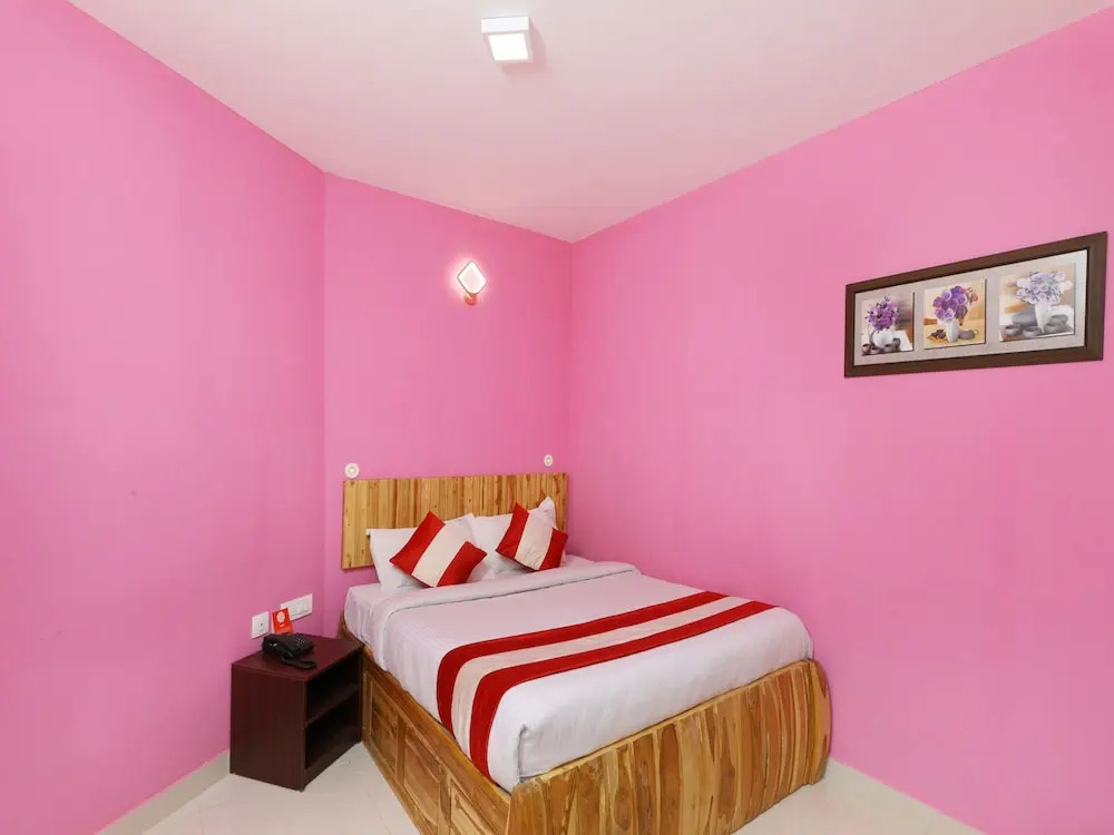OYO 13848 Hexa Moon Heights