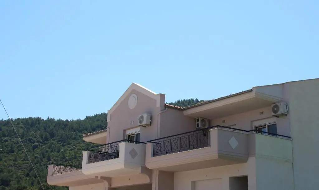 Xanthiotis Apartments