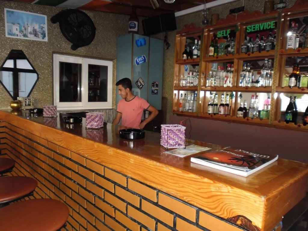 Cam Hotel
