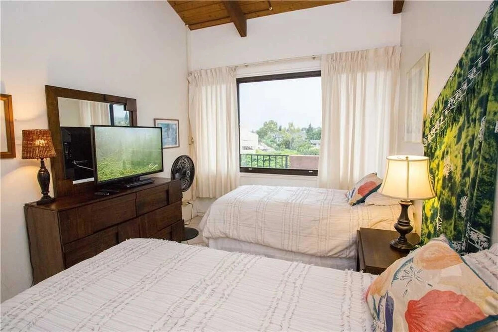 Kamaole Sands 8402 - Two Bedroom Condo