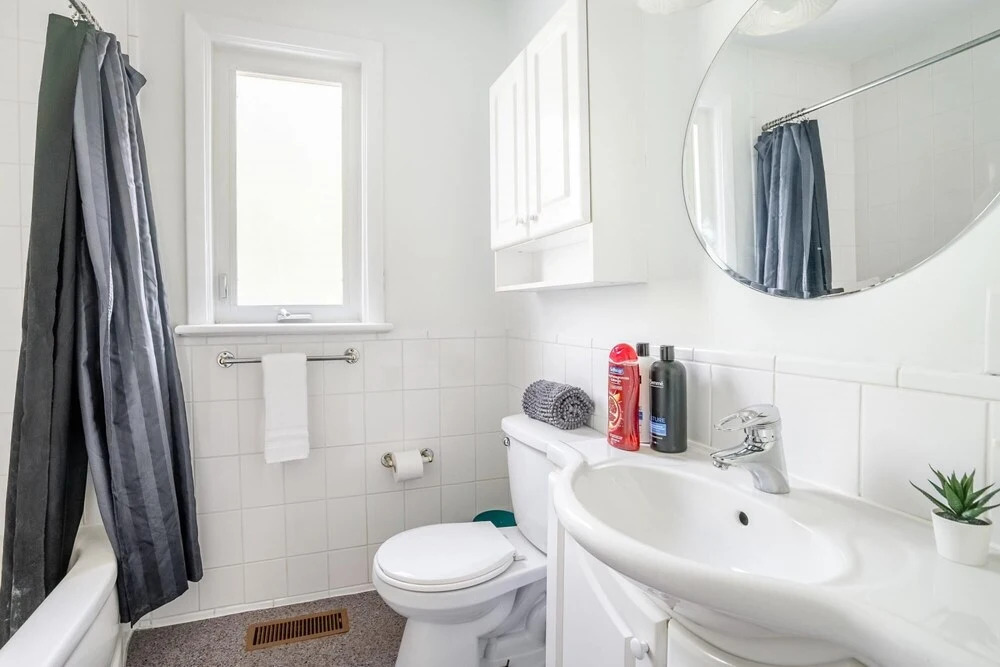 4BR Family Home - Sleeps 9 - w Private Pool Hot Tub