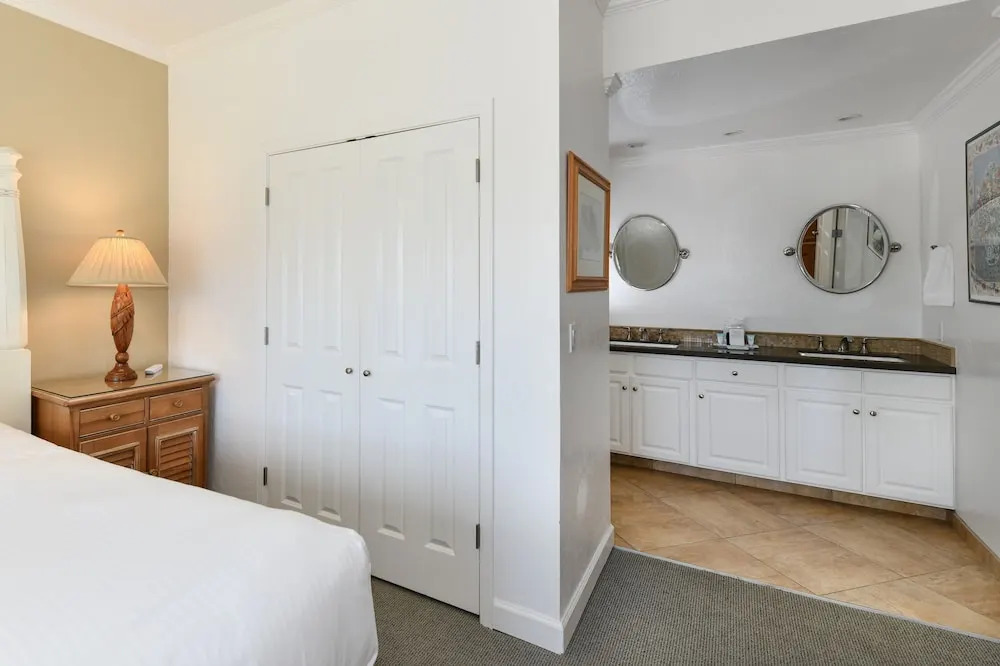 888 Oak Creek At Silverado 2 Bedroom Condo by Redawning