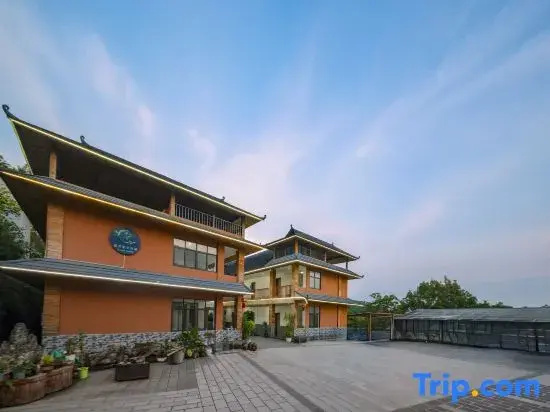 Sea of Clouds at Sun | Leisure and Holiday Courtyard