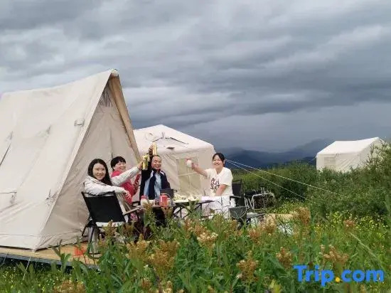 Songpan Frontier Yunding Homestay Campsite