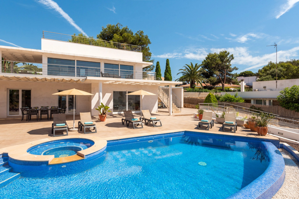 Villa Primasol by Villa Plus