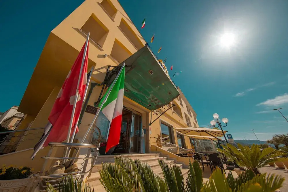 Hotel Riva Del Sole