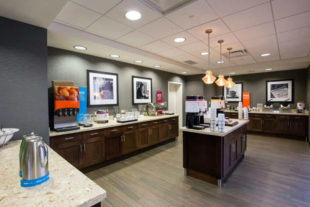 Hampton Inn & Suites - Pittsburgh/Harmarville, PA